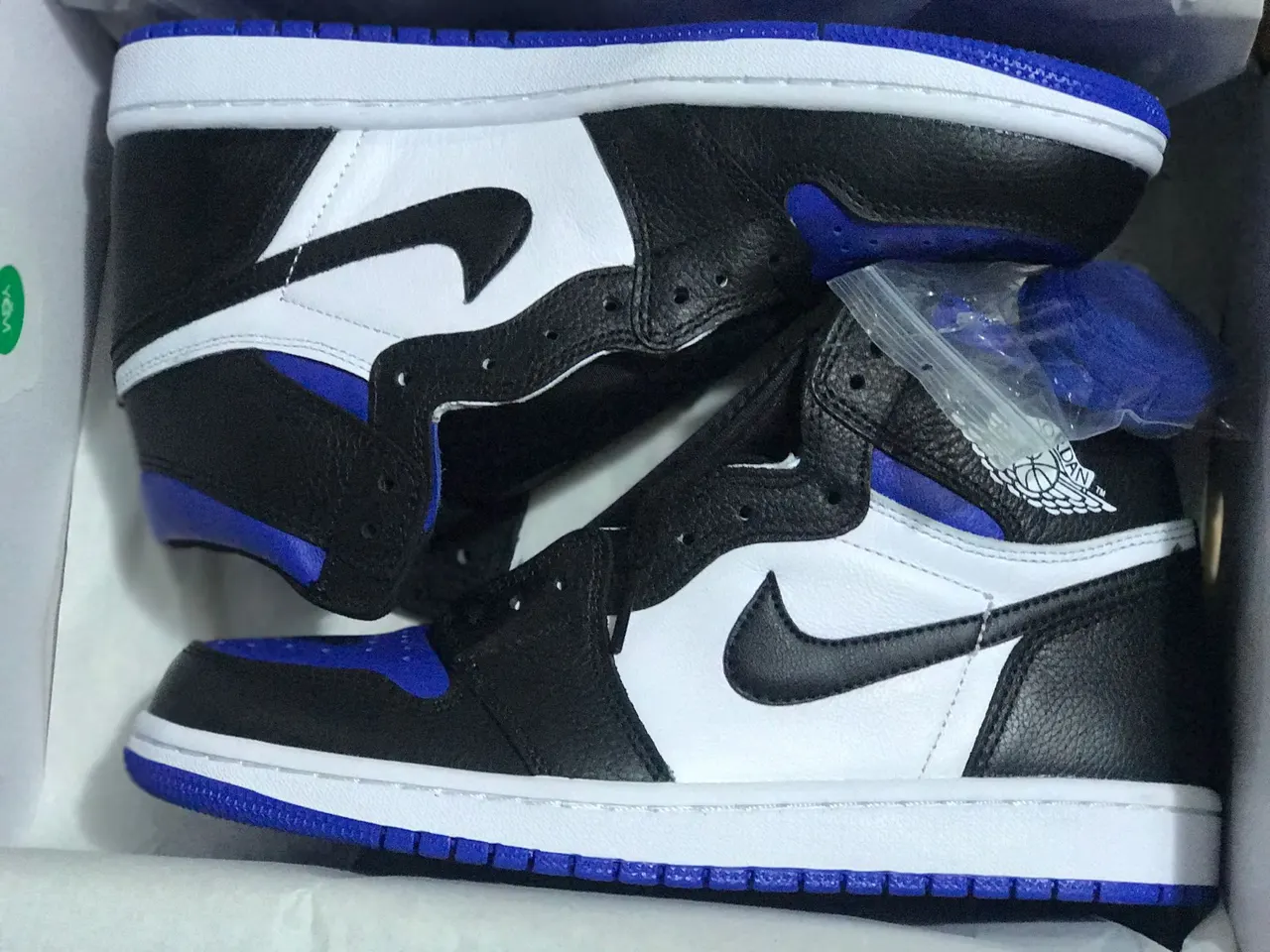 retro high Air Jordan 1 Hyper Royal - Air Jordan 1 Retro High Black