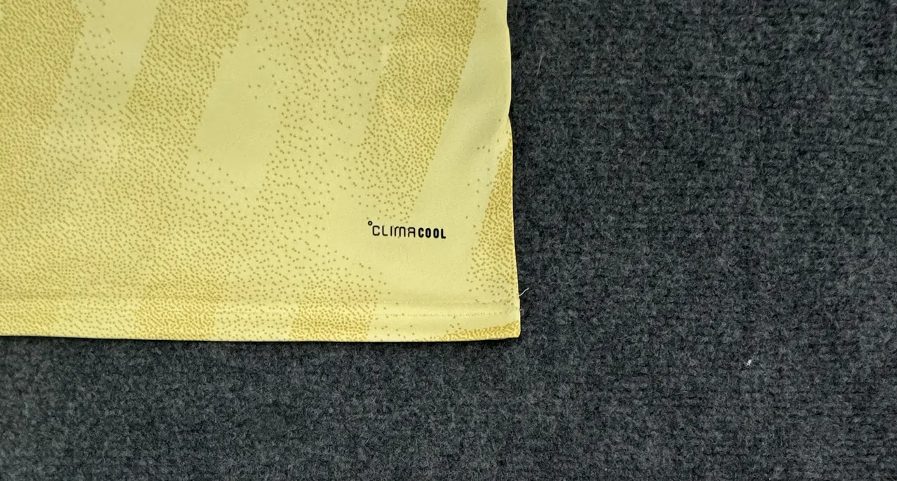 Arsenal 26/27 Inspired Third Kit – Cream & Maroon Fan Jersey