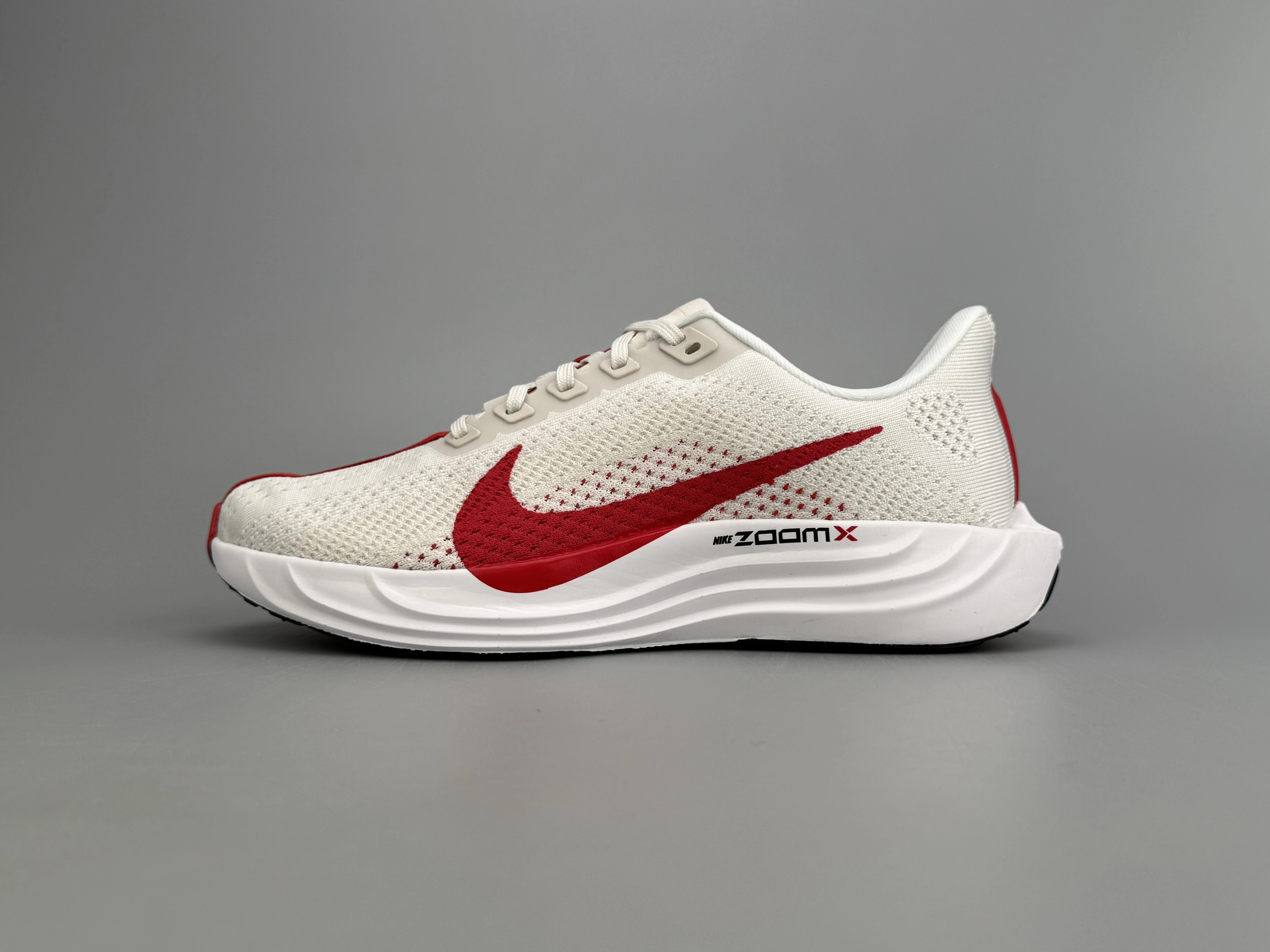 Nike Pegasus Plus Road Running Shoes in Sail/University Red