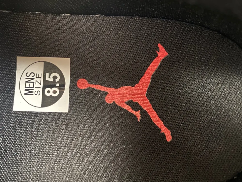 Edition 1! Jordan 4 Air Jordan 4 Army Green Orange Black Item No.: IB1519-200 (Nike Air Heel) Release Date: June 28, 2025 Original version A1., 42 number 7.5-14 shipped 17