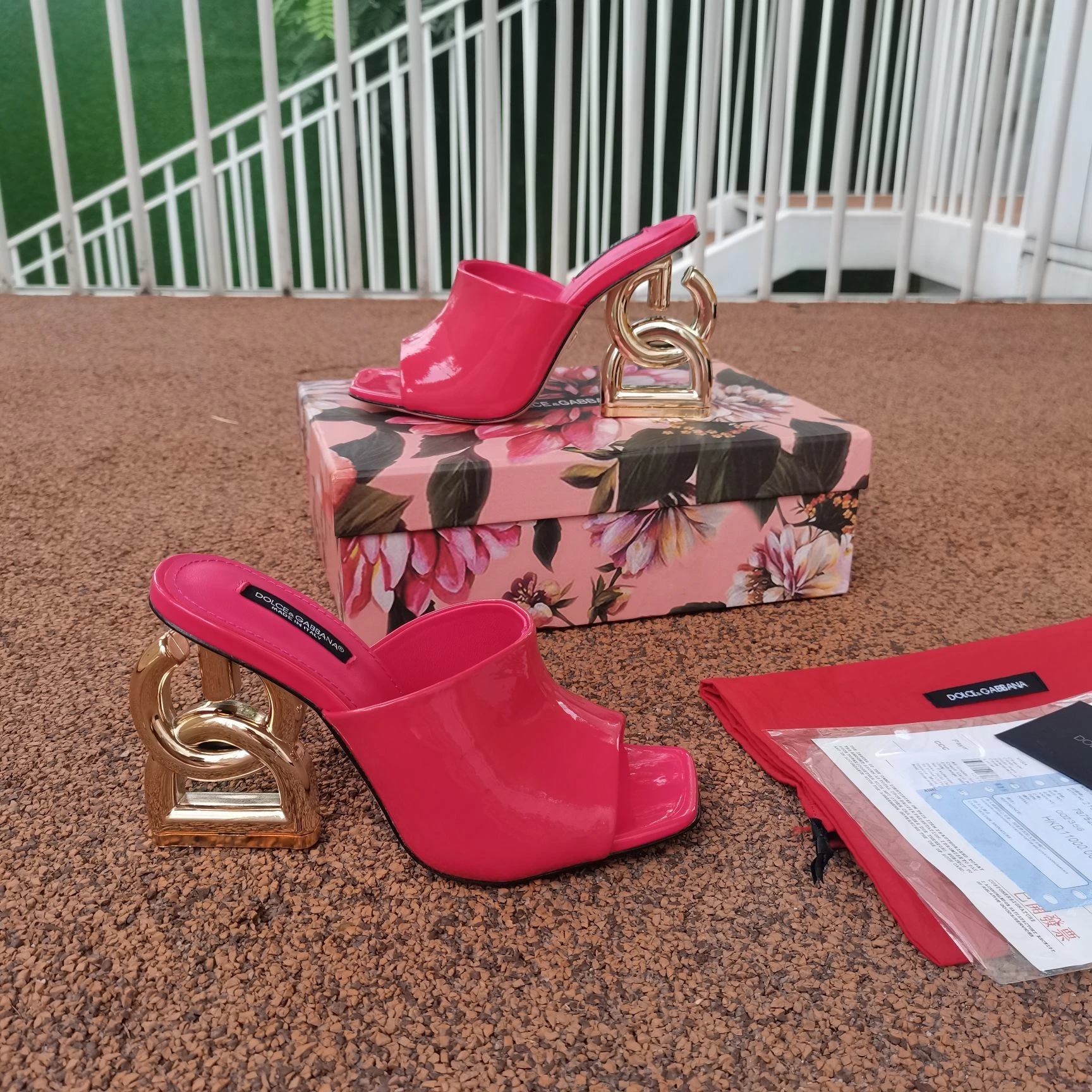 Dolce & Gabbana Pink Patent Leather Mules Gold Logo Heel