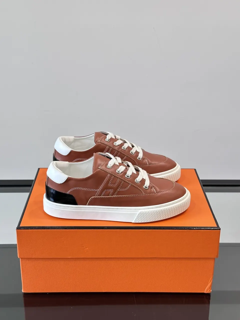 low Hermès Caramel Leather Sneakers - Hermès Caramel Leather Low-Top