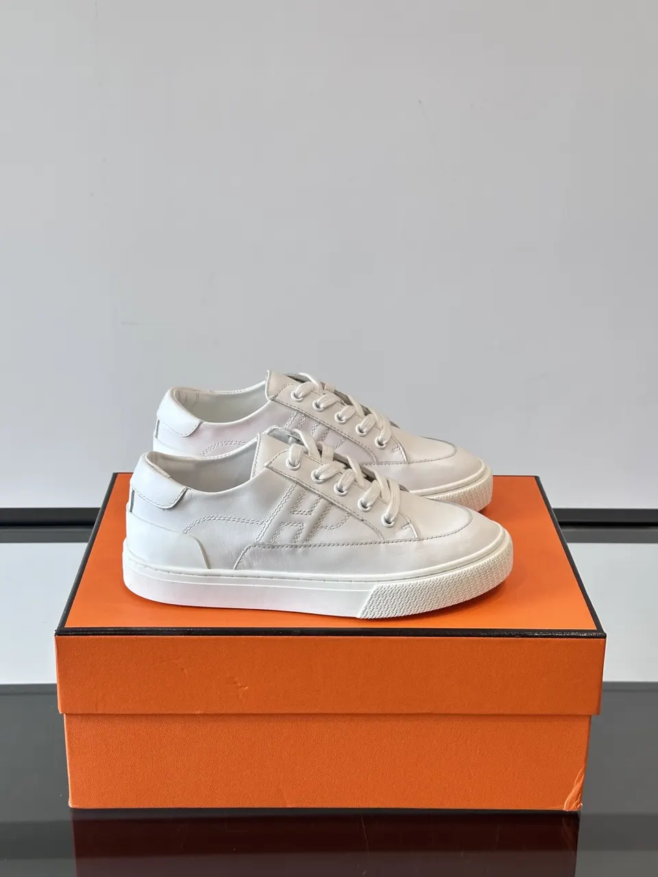 lace Hermès Off-White Leather Sneakers - Hermès Off-White Leather
