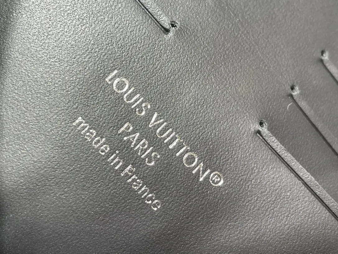 Louis Vuitton Pochette Kasai G65 – Wallets and Small Leather Goods