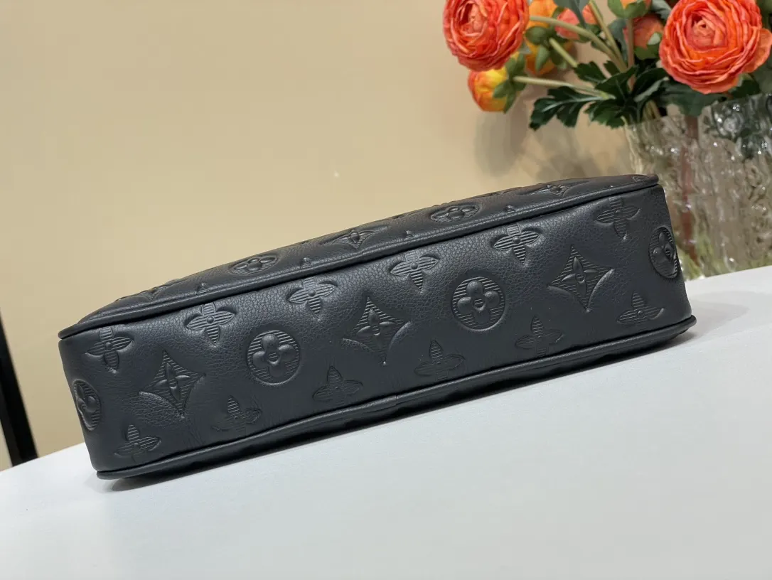 Louis Vuitton Pochette Kasai G65 – Wallets and Small Leather Goods
