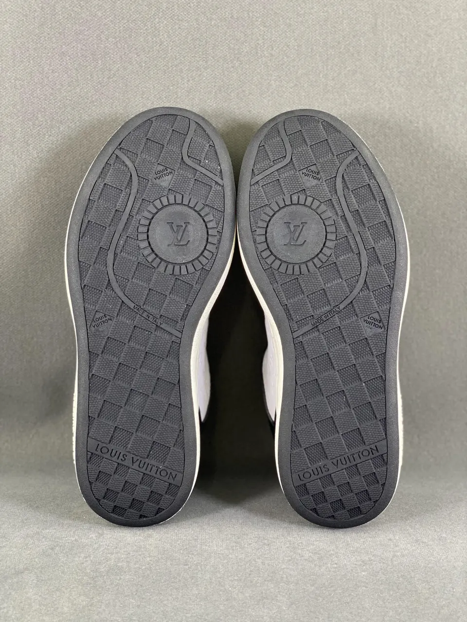 Louis Vuitton ss24 new arrival 2024 spring and summer new runaway sneakers Item number: AE5U3BMI61N630 Size: 35-41 (with half size) ??: Original purchase 9