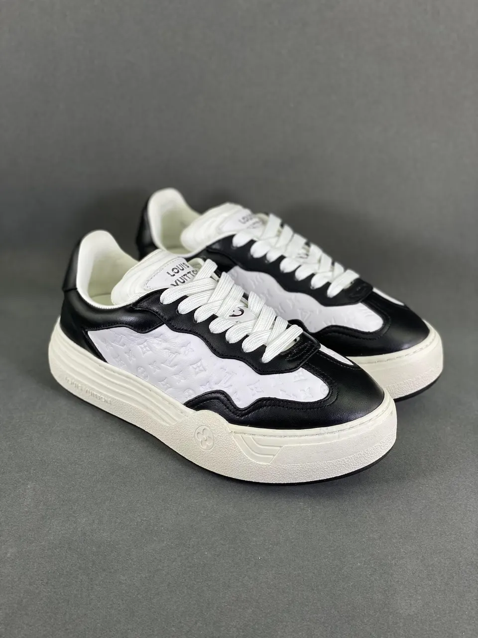 Louis Vuitton ss24 new arrival 2024 spring and summer new runaway sneakers Item number: AE5U3BMI61N630 Size: 35-41 (with half size) ??: Original purchase 9