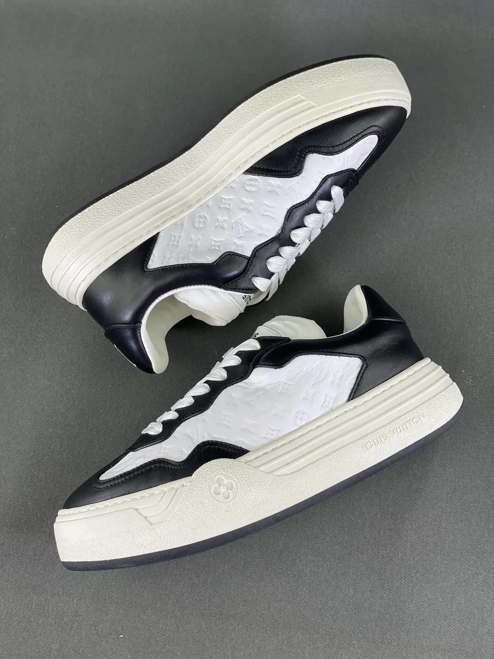 Louis Vuitton ss24 new arrival 2024 spring and summer new runaway sneakers Item number: AE5U3BMI61N630 Size: 35-41 (with half size) ??: Original purchase 9