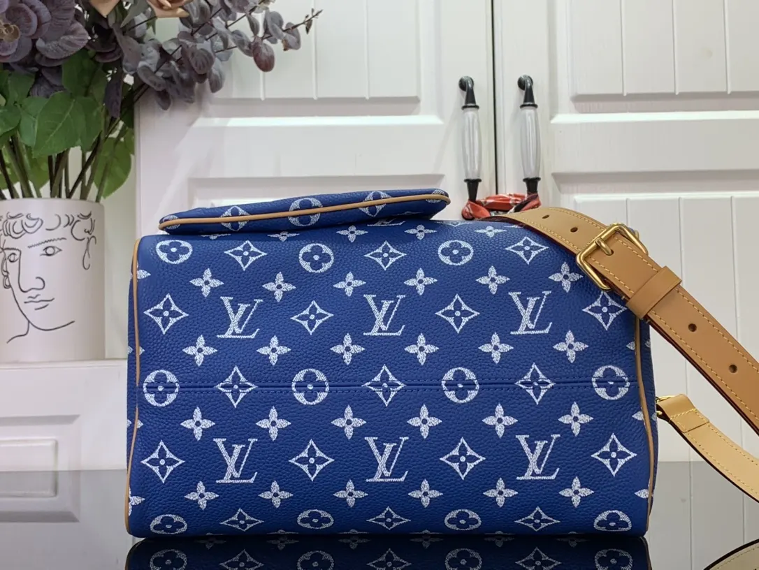Louis Vuitton x Pharrell Williams Speedy P9 Bandoulière 40 Blue In Hand