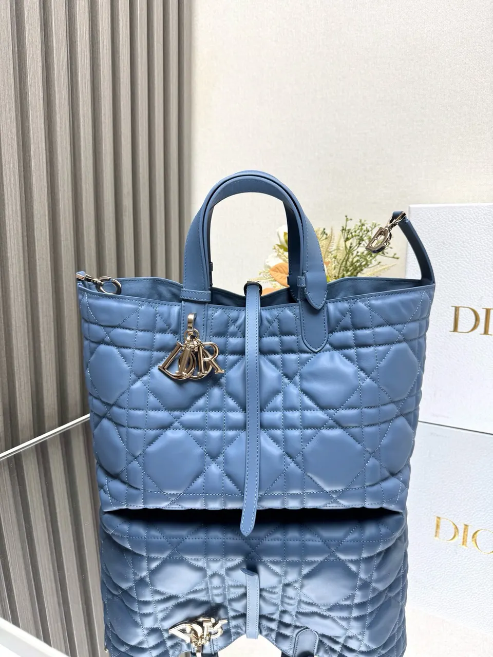 Medium Dior Toujours Bag Dusty Ivory Macrocannage