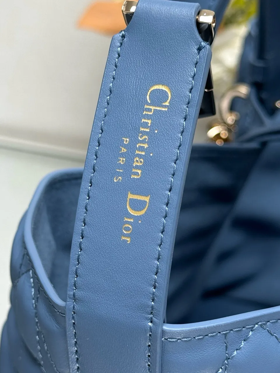 Medium Dior Toujours Bag Dusty Ivory Macrocannage