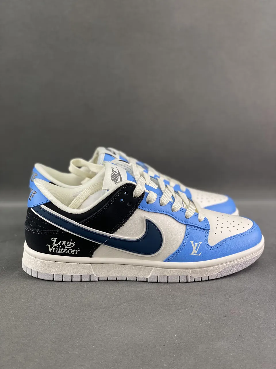 Nk Dunk Low LV co-branded – Smurfs high-end customized SB low-top sports and leisure sneakers Item number: FC1688-200 Size: 36-45 (with half size) 9